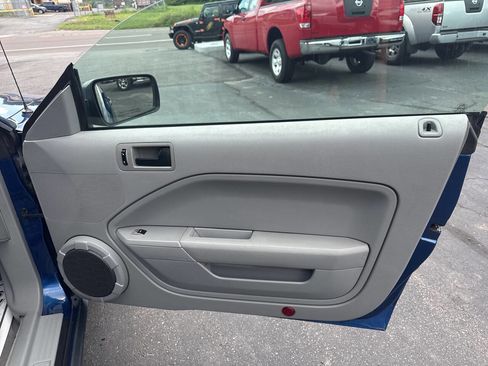 Used 2006 Ford Mustang Coupe image 19