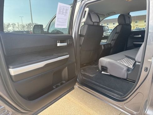Used 2018 Toyota Tundra SR5 w/ TRD Off Road Package image 18