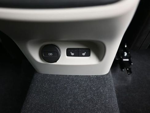 Used 2023 Volvo XC40 B5 Ultimate w/ Climate Package AWD/4WD image 35
