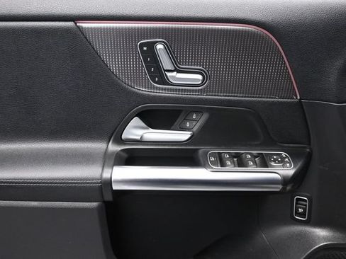 Used 2021 Mercedes-Benz GLA 250 image 8