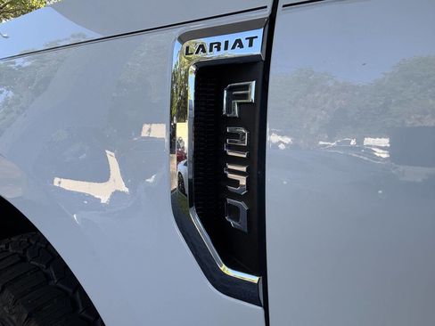 Used 2020 Ford F250 Lariat w/ Lariat Value Package image 4