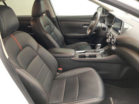 Used 2022 Nissan Sentra SR w/ SR Premium Package FWD image 21