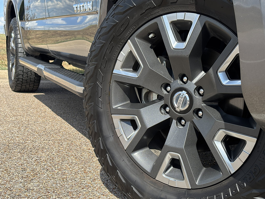 Used 2021 Nissan Titan Platinum Reserve AWD/4WD image 2