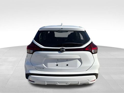 Certified 2025 Nissan Kicks Play S image 5