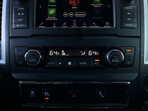 Used 2019 Nissan Titan SV w/ SV Convenience Package image 29