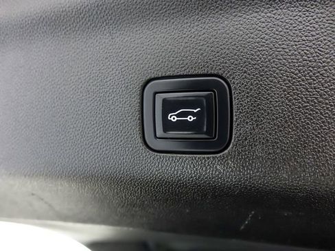 Certified 2022 GMC Yukon XL Denali AWD/4WD image 34