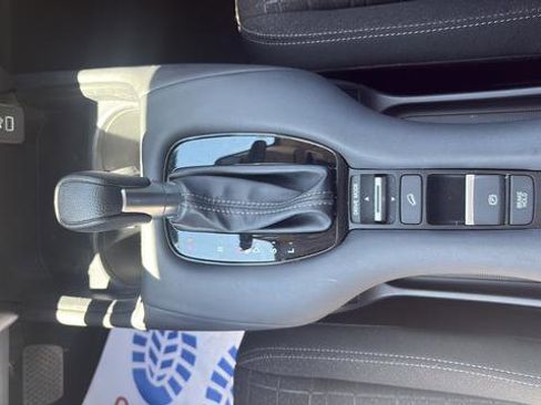 Used 2024 Honda HR-V LX image 8