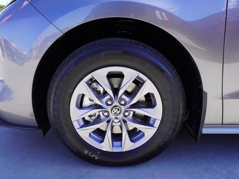 New 2026 Toyota Sienna LE image 20