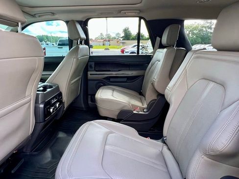 Used 2021 Ford Expedition Limited image 19
