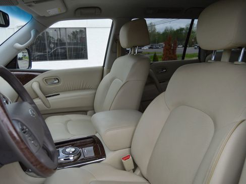 Used 2017 INFINITI QX80 2WD w/ Driver Assistance Package image 10