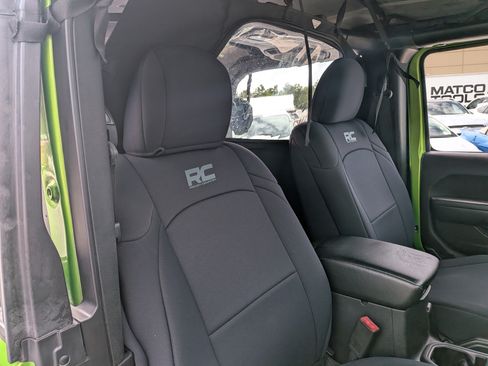 Used 2018 Jeep Wrangler Sport AWD/4WD image 13