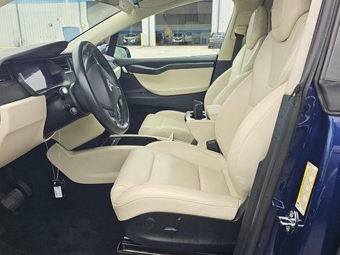 Used 2018 Tesla Model X 75D AWD/4WD image 4