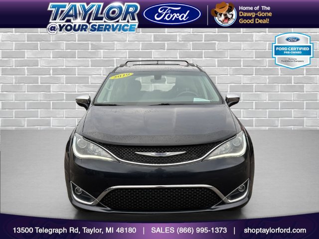 Used 2019 Chrysler Pacifica Limited FWD image 2