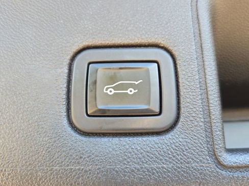 Used 2020 GMC Terrain SLE w/ Driver Convenience Package image 6