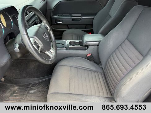 Used 2011 Dodge Challenger RWD image 12