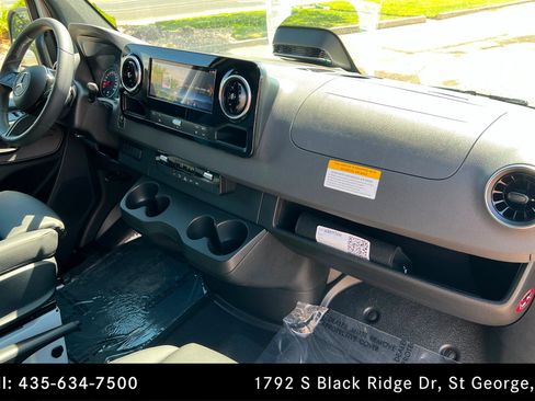 Used 2026 Mercedes-Benz Sprinter 2500 image 19
