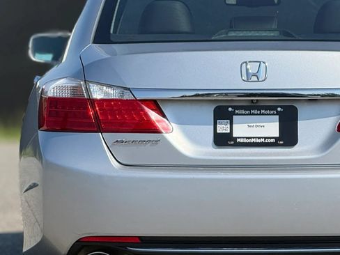 Used 2015 Honda Accord Touring image 13