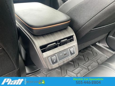 Used 2023 Nissan Ariya AWD image 41