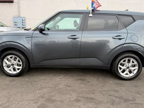 Used 2024 Kia Soul LX w/ Option Group 015 FWD image 10