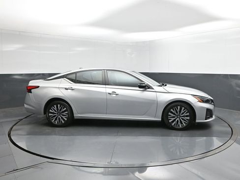 Used 2026 Nissan Altima 2.5 SV FWD image 26
