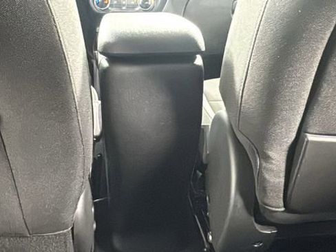 Used 2025 Chevrolet TrailBlazer LT image 34