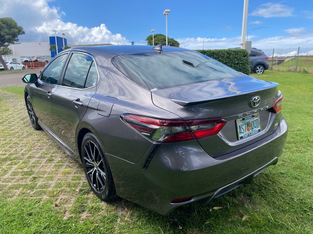 Used 2024 Toyota Camry SE FWD image 5