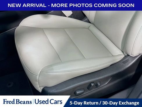 Used 2023 Cadillac XT4 Luxury w/ Cold Weather Package FWD image 13