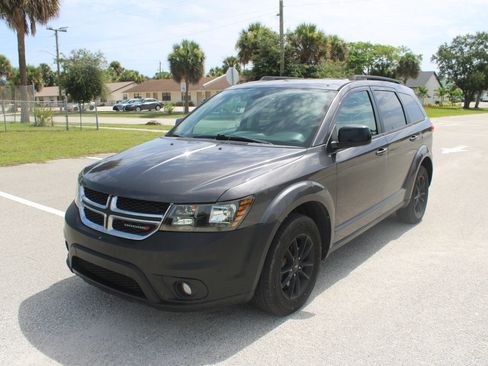 Used 2019 Dodge Journey SE w/ Connectivity Group FWD image 29
