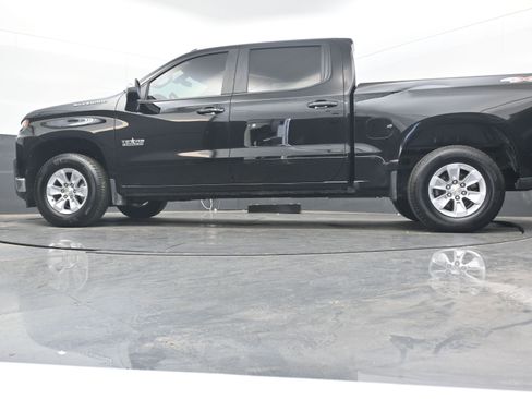 Used 2020 Chevrolet Silverado 1500 LT w/ Texas Edition image 26