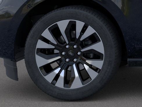 New 2025 Ford Expedition Max Platinum w/ Driver's Package image 19