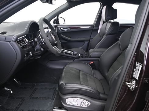 Used 2026 Porsche Macan GTS image 29