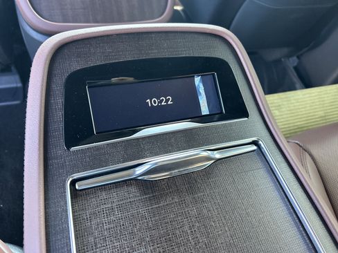 New 2026 Lincoln Navigator Reserve AWD/4WD image 17