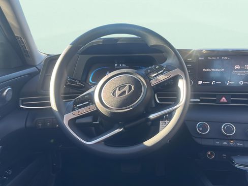 Certified 2026 Hyundai Elantra SE FWD image 12