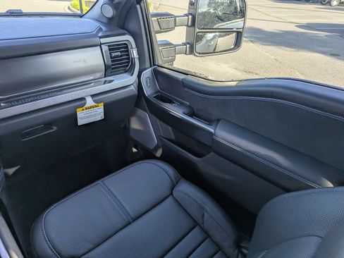 New 2026 Ford F250 Platinum w/ Tremor Off-Road Package AWD/4WD image 17