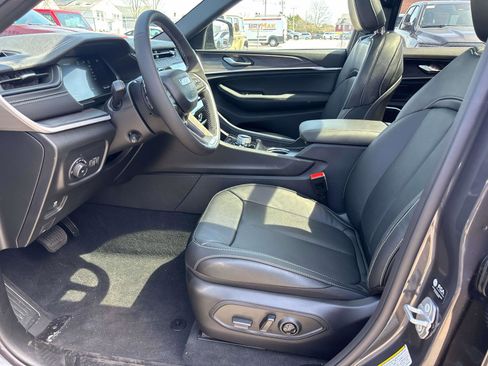 New 2026 Jeep Grand Cherokee Limited AWD/4WD image 10