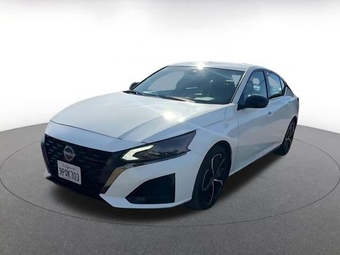 Used 2025 Nissan Altima 2.5 SR image 7