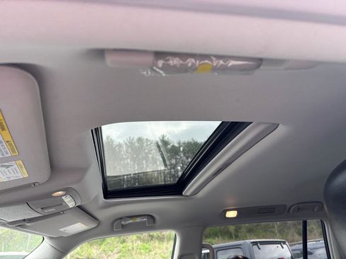 Used 2023 Nissan Armada SL w/ Cargo Package image 9