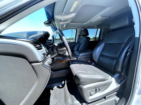 Certified 2019 Chevrolet Suburban Premier AWD/4WD image 10