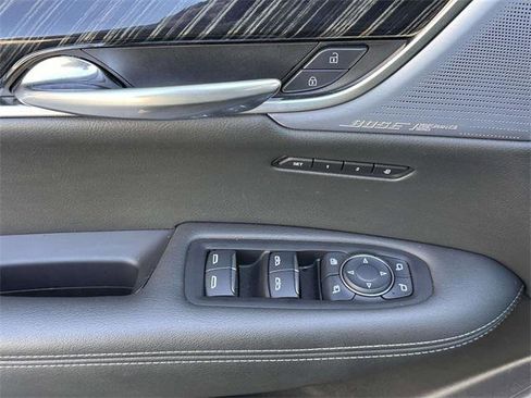 Used 2025 Cadillac XT6 Premium Luxury image 12