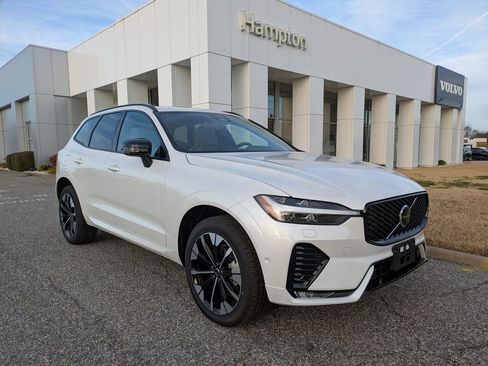 New 2026 Volvo XC60 B5 Plus w/ Protection Package Premier image 2