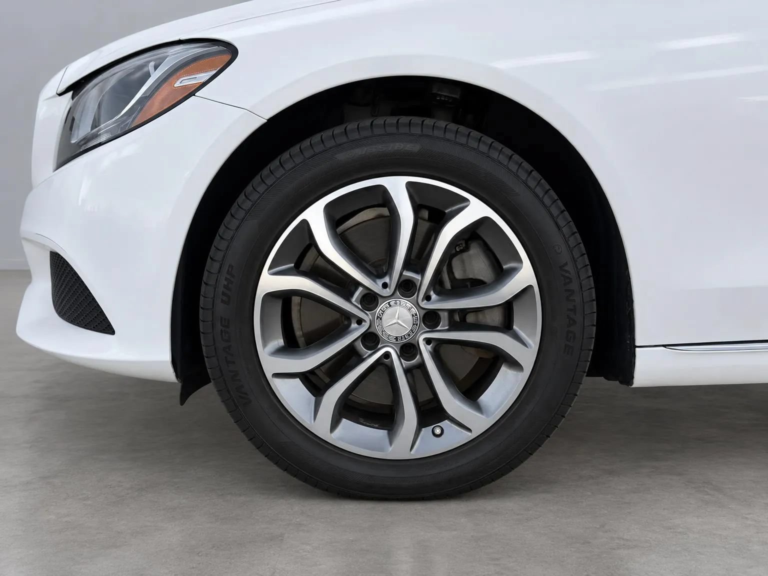 Used 2016 Mercedes-Benz C 300 4MATIC Sedan image 40