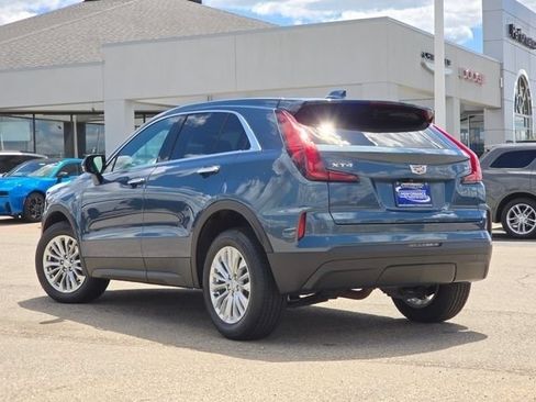 Used 2024 Cadillac XT4 Luxury w/ Cold Weather Package FWD image 27