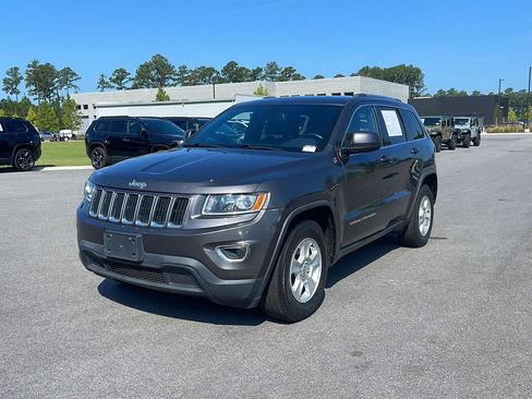 Used 2015 Jeep Grand Cherokee Laredo w/ Quick Order Package 23E RWD image 3