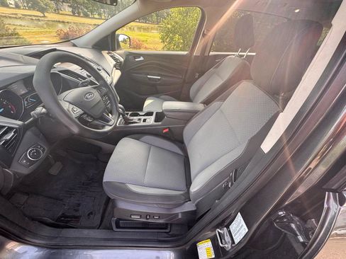 Used 2018 Ford Escape SE FWD image 18
