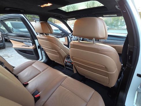 Used 2015 BMW 750i xDrive image 43
