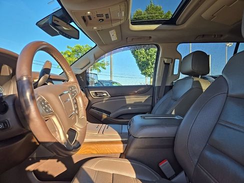 Used 2020 GMC Yukon XL Denali w/ Denali Premium Package AWD/4WD image 32