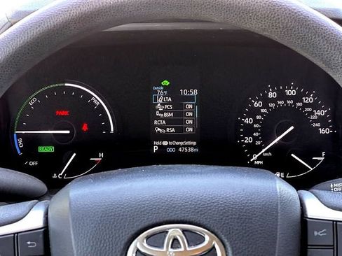 Used 2021 Toyota Sienna LE FWD image 24