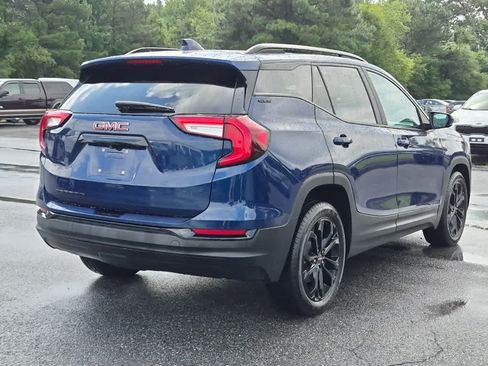 Used 2022 GMC Terrain SLE w/ Driver Convenience Package FWD image 5