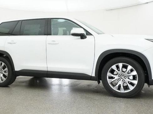 New 2026 Toyota Grand Highlander Limited FWD image 28