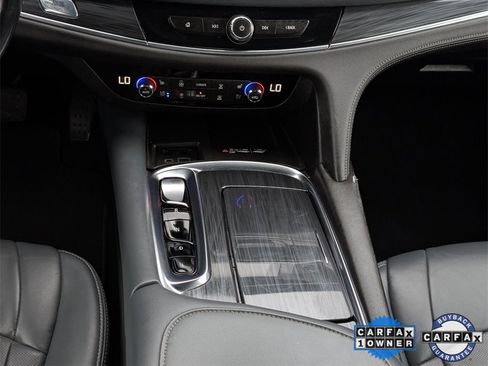 Used 2024 Buick Enclave Premium image 28